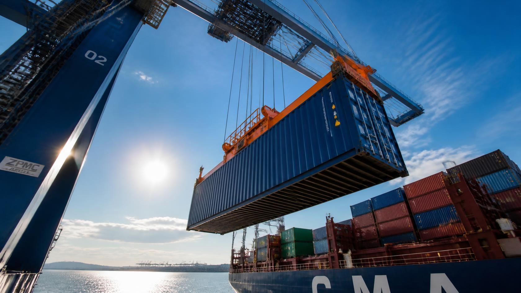 sea freight forwarding operations at harbour